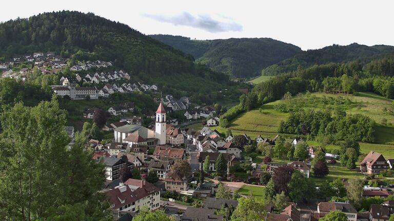 Dieses Bild zeigt eine Webcam-Aufnahme von Ottenhöfen, aufgenommen am Mittwoch, den 20.05.2026 um 08:00 Uhr