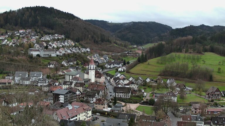 Dieses Bild zeigt eine Webcam-Aufnahme von Ottenhöfen, aufgenommen am Samstag, den 04.04.2026 um 11:40 Uhr