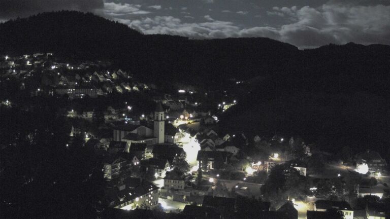 Dieses Bild zeigt eine Webcam-Aufnahme von Ottenhöfen, aufgenommen am Samstag, den 29.08.2026 um 00:00 Uhr