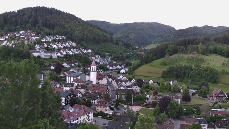 Dieses Bild zeigt eine Webcam-Aufnahme von Ottenhöfen, aufgenommen am Samstag, den 23.05.2026 um 05:50 Uhr
