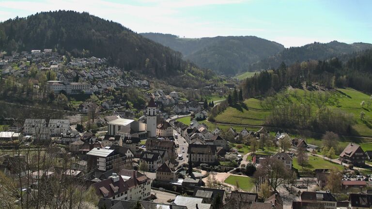 Dieses Bild zeigt eine Webcam-Aufnahme von Ottenhöfen, aufgenommen am Mittwoch, den 08.04.2026 um 12:00 Uhr