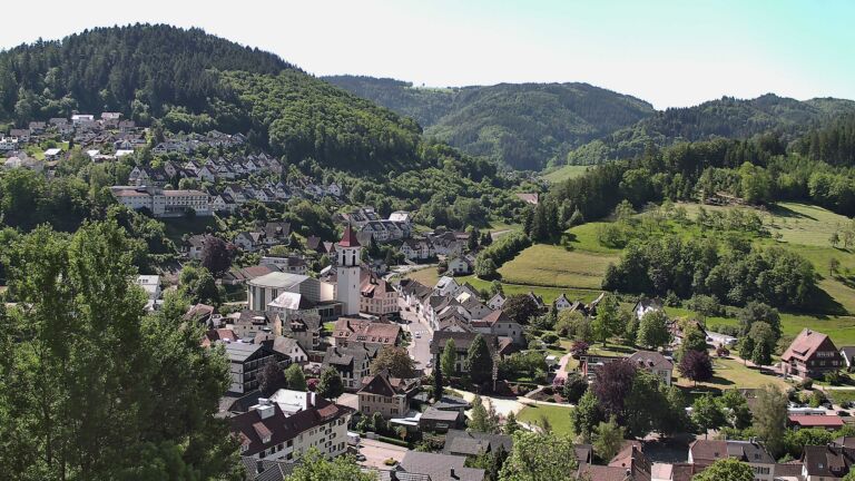Dieses Bild zeigt eine Webcam-Aufnahme von Ottenhöfen, aufgenommen am Freitag, den 22.05.2026 um 10:50 Uhr
