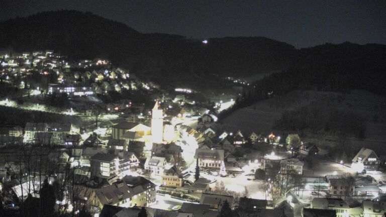 Dieses Bild zeigt eine Webcam-Aufnahme von Ottenhöfen, aufgenommen am Montag, den 05.01.2026 um 18:00 Uhr