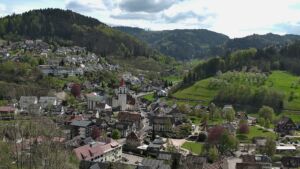 Dieses Bild zeigt eine Webcam-Aufnahme von Ottenhöfen, aufgenommen am Freitag, den 17.04.2026 um 14:30 Uhr