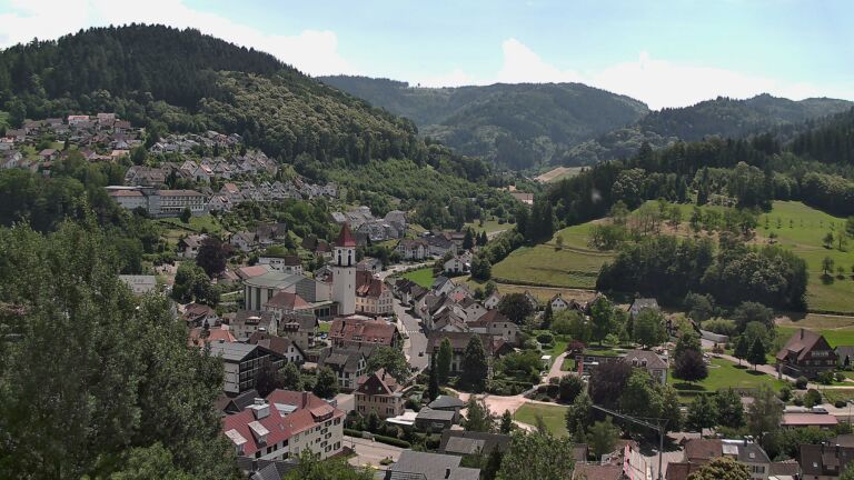 Dieses Bild zeigt eine Webcam-Aufnahme von Ottenhöfen, aufgenommen am Dienstag, den 23.06.2026 um 13:40 Uhr