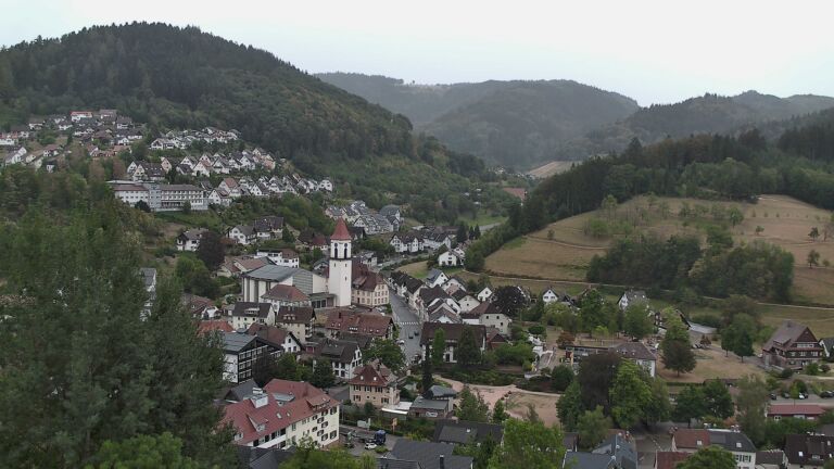 Dieses Bild zeigt eine Webcam-Aufnahme von Ottenhöfen, aufgenommen am Freitag, den 21.08.2026 um 12:00 Uhr