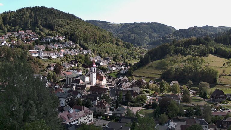 Dieses Bild zeigt eine Webcam-Aufnahme von Ottenhöfen, aufgenommen am Freitag, den 11.09.2026 um 15:50 Uhr