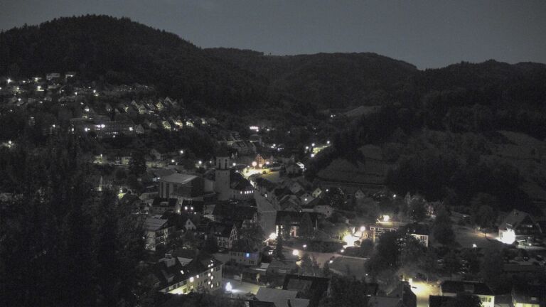 Dieses Bild zeigt eine Webcam-Aufnahme von Ottenhöfen, aufgenommen am Sonntag, den 27.09.2026 um 00:00 Uhr