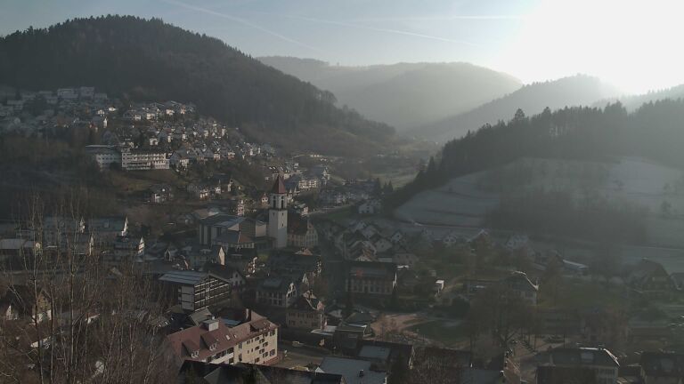 Dieses Bild zeigt eine Webcam-Aufnahme von Ottenhöfen, aufgenommen am Samstag, den 27.12.2025 um 14:30 Uhr