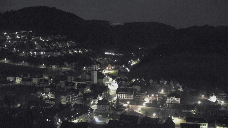 Dieses Bild zeigt eine Webcam-Aufnahme von Ottenhöfen, aufgenommen am Mittwoch, den 01.04.2026 um 01:30 Uhr