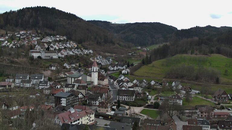 Dieses Bild zeigt eine Webcam-Aufnahme von Ottenhöfen, aufgenommen am Freitag, den 13.03.2026 um 16:50 Uhr