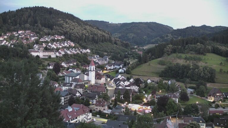 Dieses Bild zeigt eine Webcam-Aufnahme von Ottenhöfen, aufgenommen am Sonntag, den 21.06.2026 um 22:00 Uhr