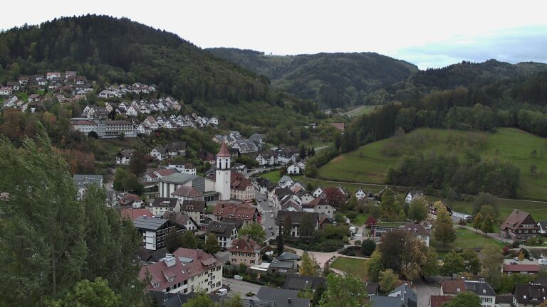 Dieses Bild zeigt eine Webcam-Aufnahme von Ottenhöfen, aufgenommen am Freitag, den 23.10.2026 um 17:10 Uhr
