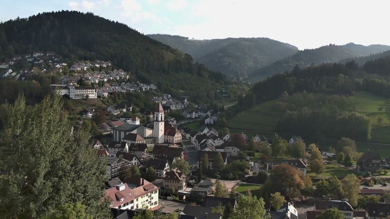 Dieses Bild zeigt eine Webcam-Aufnahme von Ottenhöfen, aufgenommen am Montag, den 19.10.2026 um 16:00 Uhr