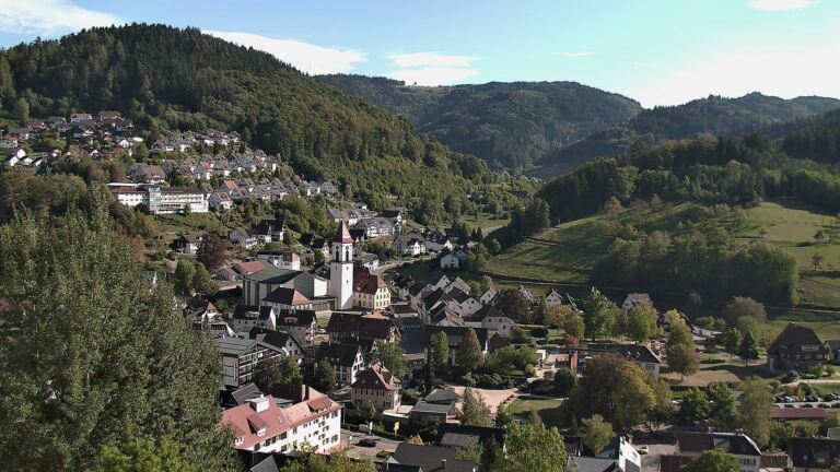 Dieses Bild zeigt eine Webcam-Aufnahme von Ottenhöfen, aufgenommen am Sonntag, den 27.09.2026 um 16:10 Uhr