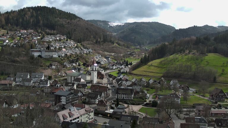 Dieses Bild zeigt eine Webcam-Aufnahme von Ottenhöfen, aufgenommen am Dienstag, den 31.03.2026 um 15:20 Uhr