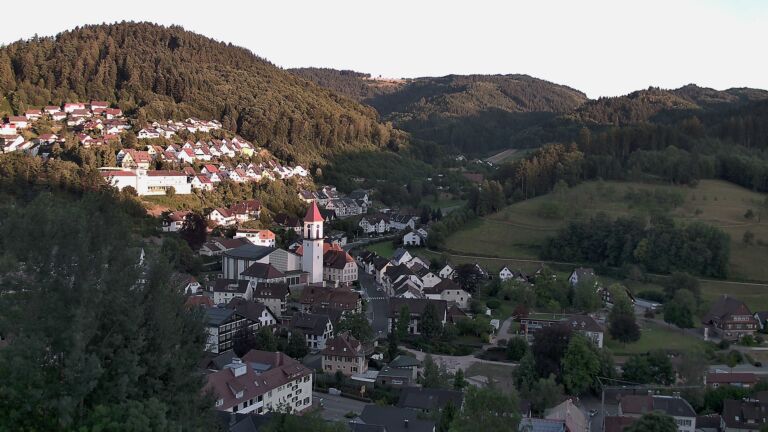 Dieses Bild zeigt eine Webcam-Aufnahme von Ottenhöfen, aufgenommen am Sonntag, den 12.07.2026 um 20:50 Uhr