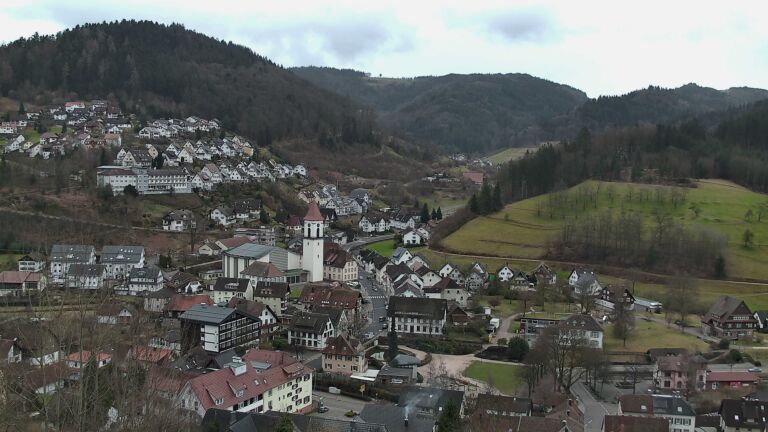 Dieses Bild zeigt eine Webcam-Aufnahme von Ottenhöfen, aufgenommen am Freitag, den 13.02.2026 um 16:30 Uhr