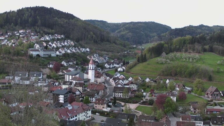 Dieses Bild zeigt eine Webcam-Aufnahme von Ottenhöfen, aufgenommen am Samstag, den 18.04.2026 um 06:20 Uhr