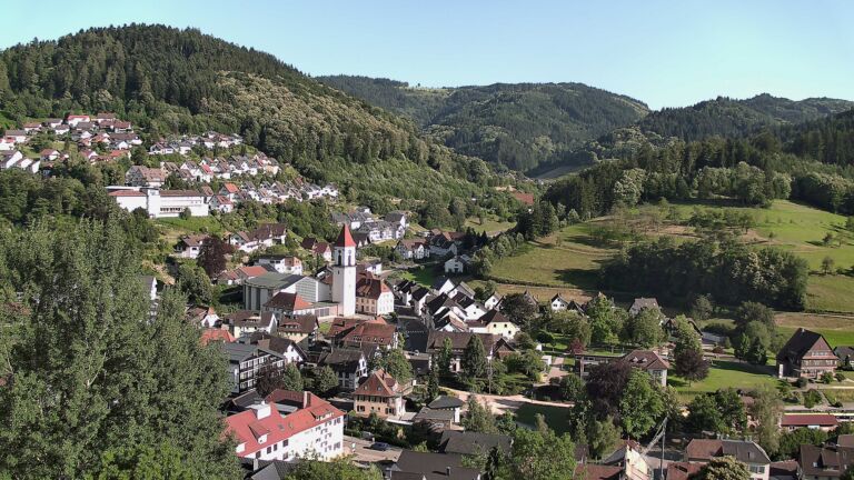 Dieses Bild zeigt eine Webcam-Aufnahme von Ottenhöfen, aufgenommen am Mittwoch, den 24.06.2026 um 18:40 Uhr