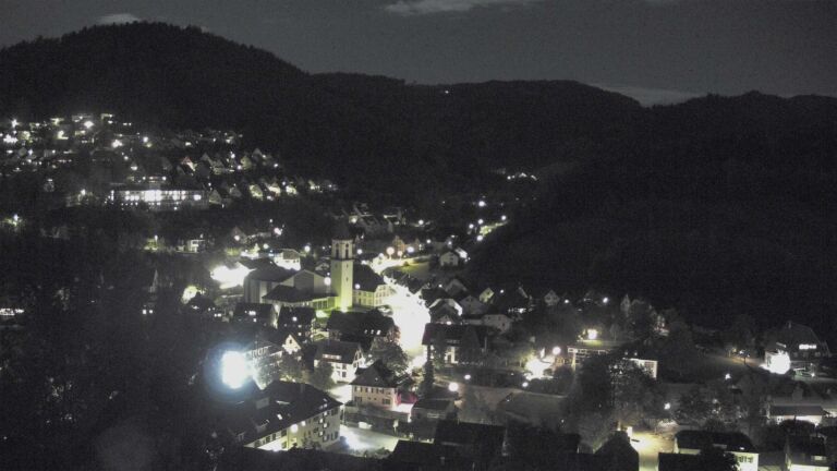 Dieses Bild zeigt eine Webcam-Aufnahme von Ottenhöfen, aufgenommen am Donnerstag, den 22.10.2026 um 20:10 Uhr