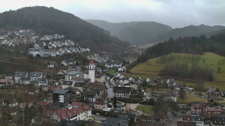 Dieses Bild zeigt eine Webcam-Aufnahme von Ottenhöfen, aufgenommen am Dienstag, den 10.02.2026 um 13:10 Uhr