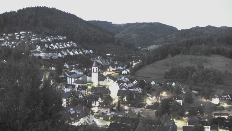 Dieses Bild zeigt eine Webcam-Aufnahme von Ottenhöfen, aufgenommen am Sonntag, den 23.08.2026 um 05:50 Uhr