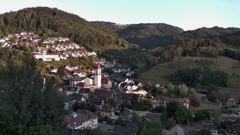 Dieses Bild zeigt eine Webcam-Aufnahme von Ottenhöfen, aufgenommen am Dienstag, den 21.07.2026 um 20:30 Uhr