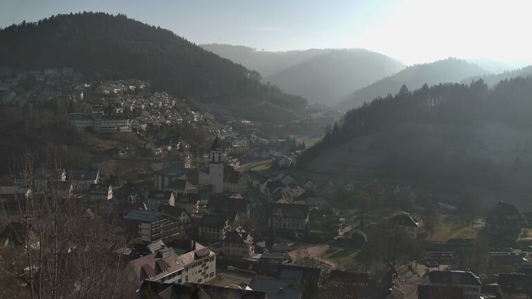 Dieses Bild zeigt eine Webcam-Aufnahme von Ottenhöfen, aufgenommen am Freitag, den 26.12.2025 um 13:40 Uhr