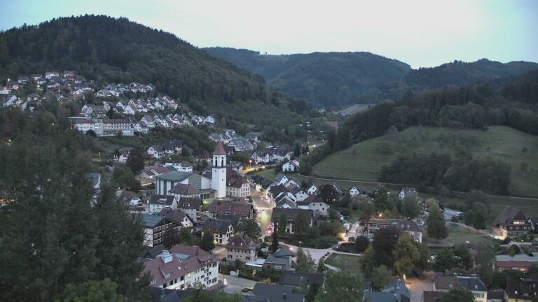 Dieses Bild zeigt eine Webcam-Aufnahme von Ottenhöfen, aufgenommen am Montag, den 28.09.2026 um 19:30 Uhr