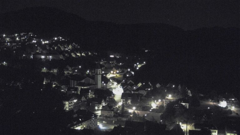 Dieses Bild zeigt eine Webcam-Aufnahme von Ottenhöfen, aufgenommen am Sonntag, den 19.07.2026 um 23:30 Uhr