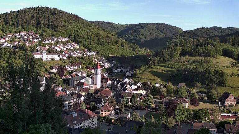 Dieses Bild zeigt eine Webcam-Aufnahme von Ottenhöfen, aufgenommen am Freitag, den 22.05.2026 um 19:50 Uhr