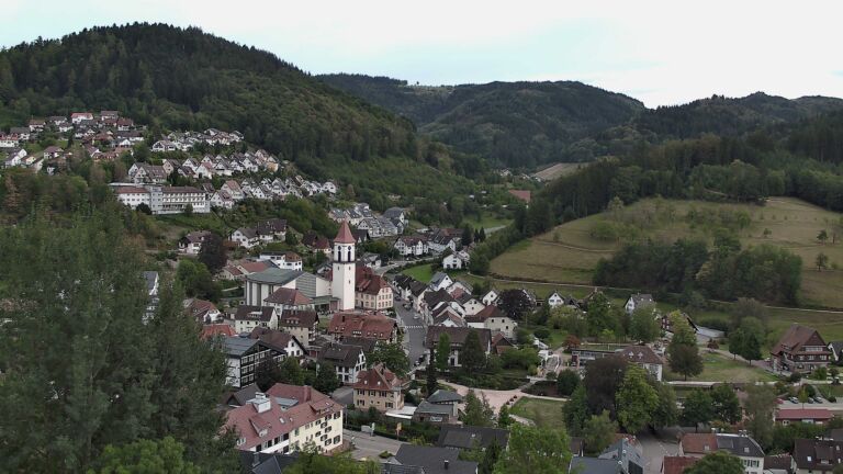 Dieses Bild zeigt eine Webcam-Aufnahme von Ottenhöfen, aufgenommen am Donnerstag, den 03.09.2026 um 19:00 Uhr