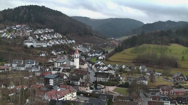 Dieses Bild zeigt eine Webcam-Aufnahme von Ottenhöfen, aufgenommen am Freitag, den 06.02.2026 um 16:50 Uhr