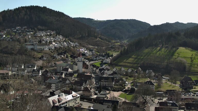 Dieses Bild zeigt eine Webcam-Aufnahme von Ottenhöfen, aufgenommen am Freitag, den 27.02.2026 um 13:40 Uhr