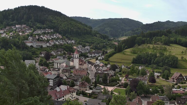 Dieses Bild zeigt eine Webcam-Aufnahme von Ottenhöfen, aufgenommen am Sonntag, den 31.05.2026 um 10:30 Uhr