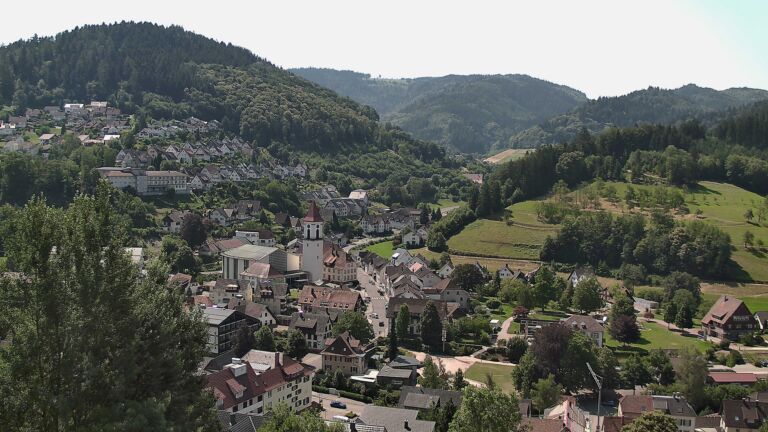 Dieses Bild zeigt eine Webcam-Aufnahme von Ottenhöfen, aufgenommen am Samstag, den 27.06.2026 um 11:30 Uhr