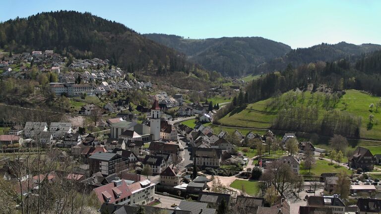 Dieses Bild zeigt eine Webcam-Aufnahme von Ottenhöfen, aufgenommen am Mittwoch, den 08.04.2026 um 14:10 Uhr