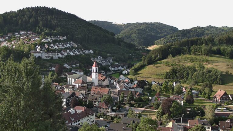 Dieses Bild zeigt eine Webcam-Aufnahme von Ottenhöfen, aufgenommen am Mittwoch, den 08.07.2026 um 07:30 Uhr