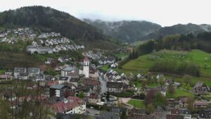Dieses Bild zeigt eine Webcam-Aufnahme von Ottenhöfen, aufgenommen am Sonntag, den 12.04.2026 um 08:50 Uhr