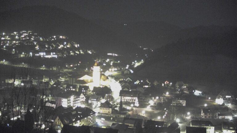 Dieses Bild zeigt eine Webcam-Aufnahme von Ottenhöfen, aufgenommen am Samstag, den 27.12.2025 um 18:20 Uhr