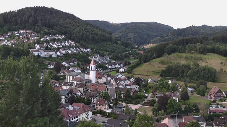 Dieses Bild zeigt eine Webcam-Aufnahme von Ottenhöfen, aufgenommen am Mittwoch, den 08.07.2026 um 07:00 Uhr