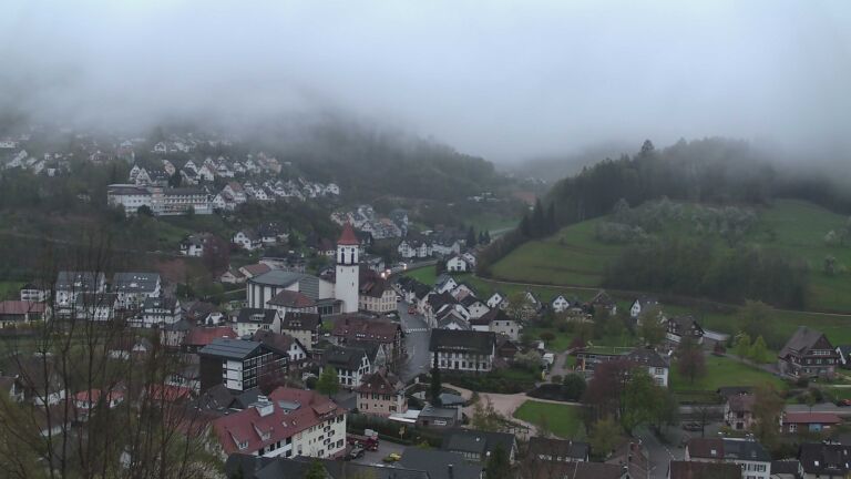 Dieses Bild zeigt eine Webcam-Aufnahme von Ottenhöfen, aufgenommen am Montag, den 13.04.2026 um 06:50 Uhr