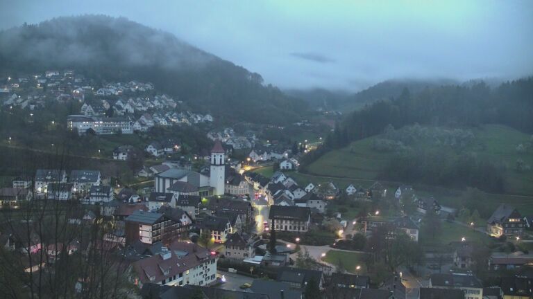 Dieses Bild zeigt eine Webcam-Aufnahme von Ottenhöfen, aufgenommen am Sonntag, den 12.04.2026 um 20:30 Uhr