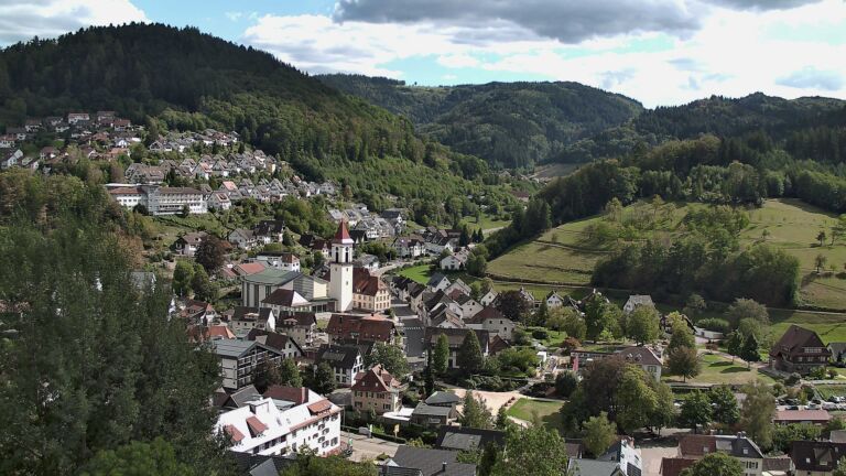 Dieses Bild zeigt eine Webcam-Aufnahme von Ottenhöfen, aufgenommen am Donnerstag, den 10.09.2026 um 15:30 Uhr