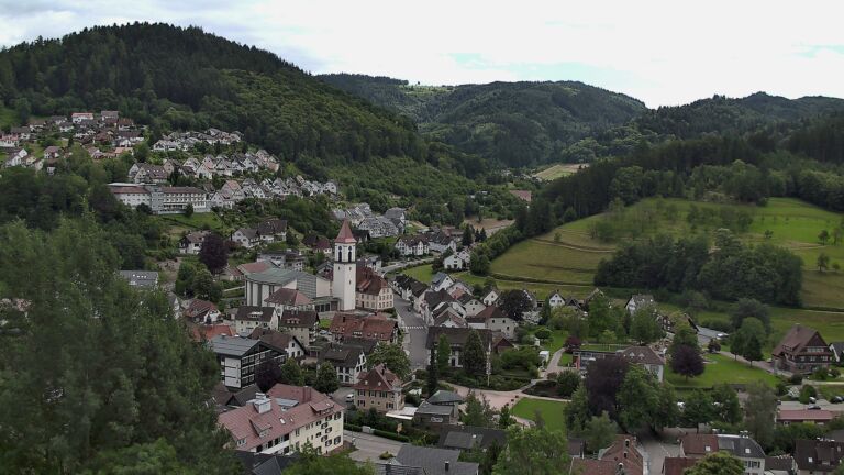 Dieses Bild zeigt eine Webcam-Aufnahme von Ottenhöfen, aufgenommen am Donnerstag, den 11.06.2026 um 14:10 Uhr