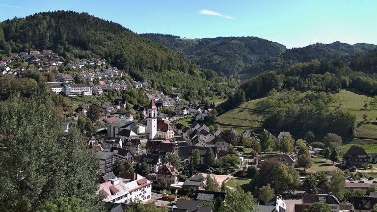 Dieses Bild zeigt eine Webcam-Aufnahme von Ottenhöfen, aufgenommen am Dienstag, den 15.09.2026 um 15:40 Uhr