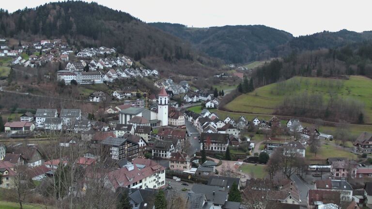 Dieses Bild zeigt eine Webcam-Aufnahme von Ottenhöfen, aufgenommen am Freitag, den 19.12.2025 um 16:20 Uhr