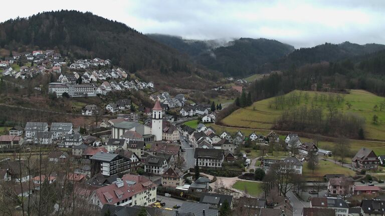 Dieses Bild zeigt eine Webcam-Aufnahme von Ottenhöfen, aufgenommen am Dienstag, den 17.02.2026 um 10:50 Uhr