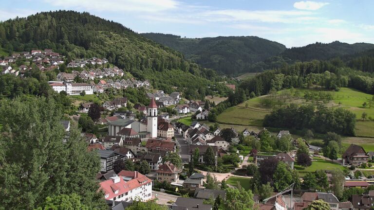 Dieses Bild zeigt eine Webcam-Aufnahme von Ottenhöfen, aufgenommen am Dienstag, den 16.06.2026 um 17:40 Uhr